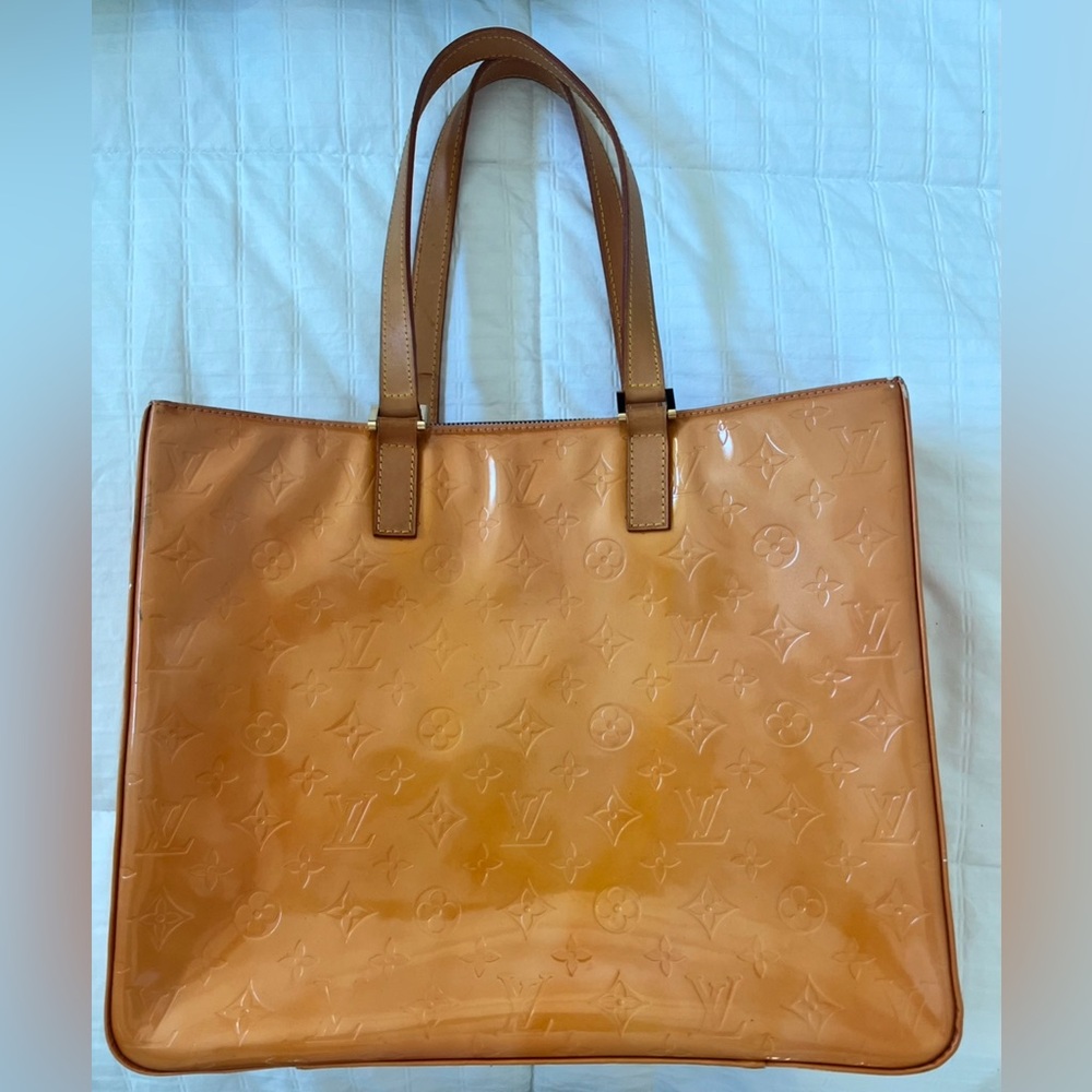 Louis Vuitton authentic vernis tote with zipper